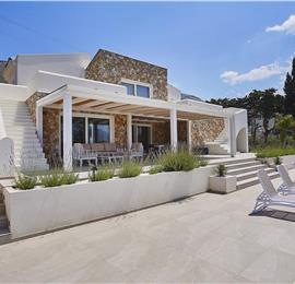 4 bedroom villa with pool, Castellammare del Golfo, sleeps 8-10